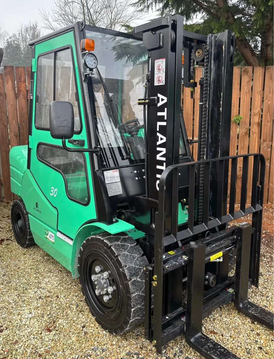 ATLANTIS Forklift 3Ton Electric Shuttle - Image 4