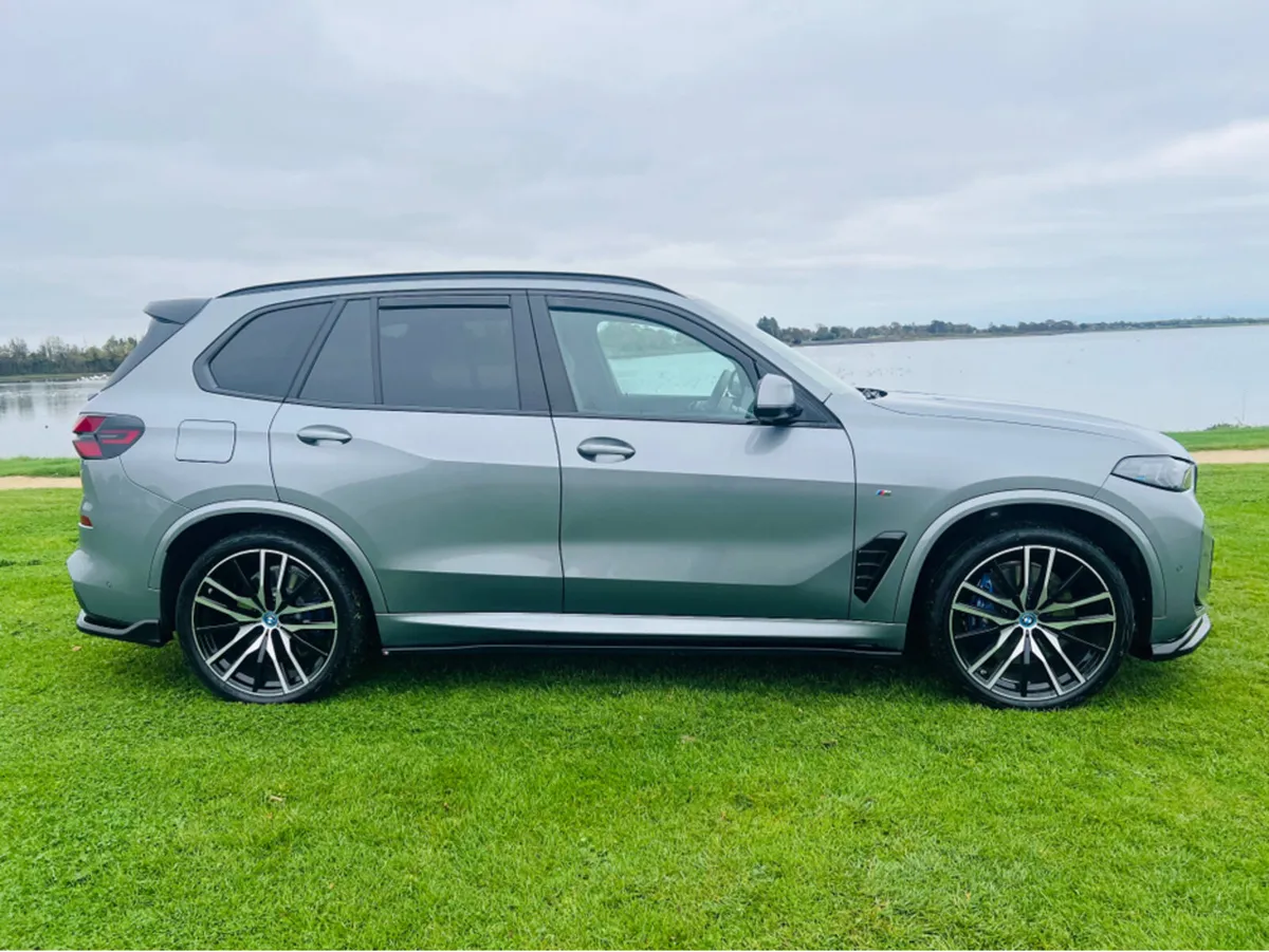 BMW X5 XDRIVE 50E//FINANCE AVAILABLE//LIKE NEW THR - Image 3