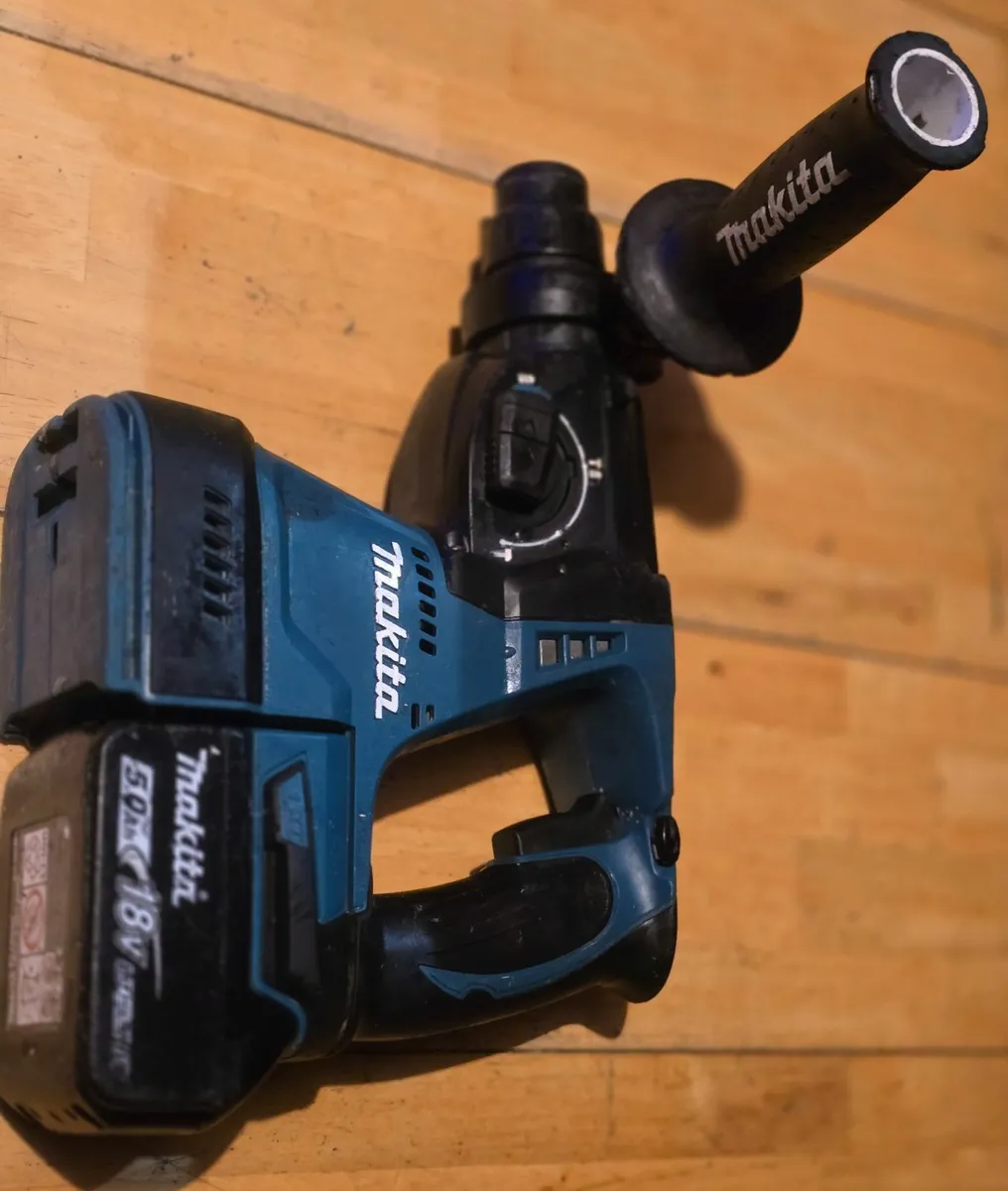 Makita Rotary Hammer Drill kit - Image 2