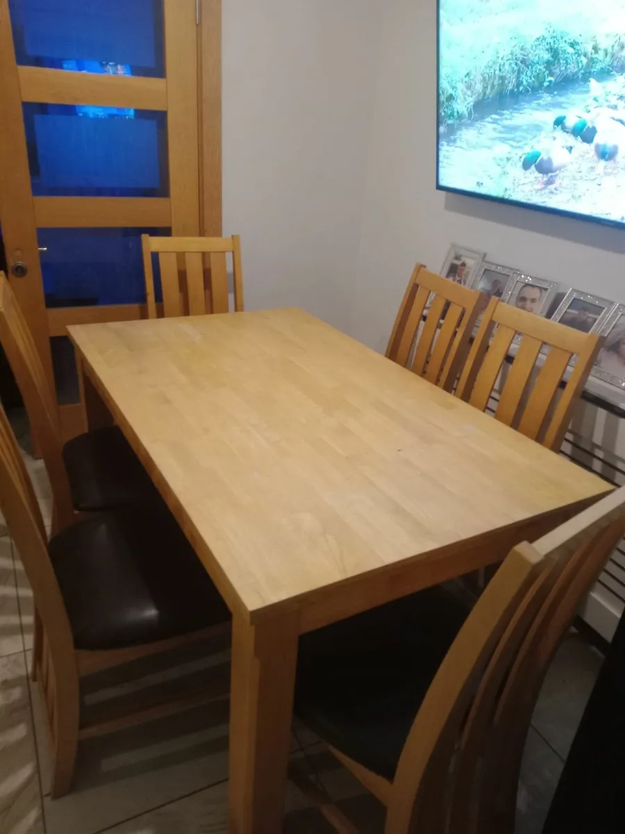 Table and 6 chairs - Image 2