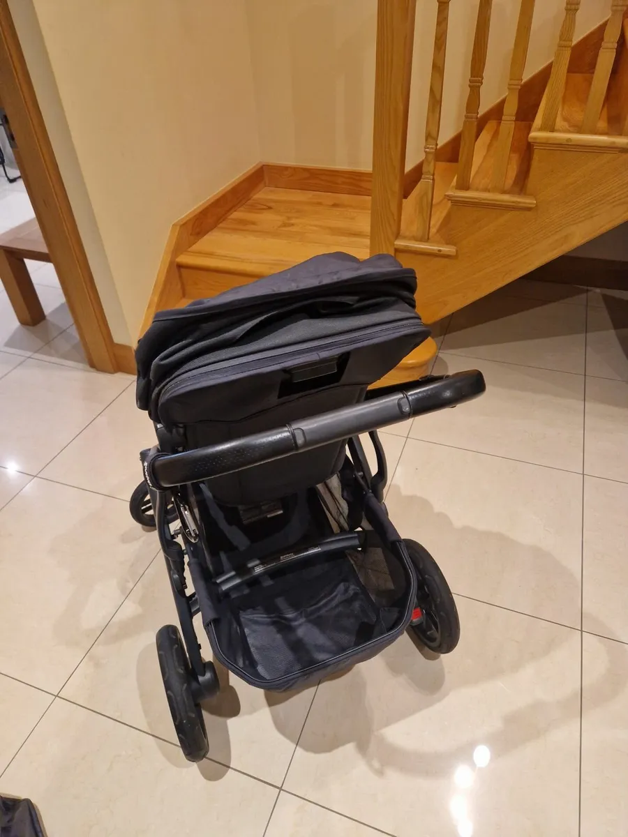 Uppababy Vista V2 pushchair - Image 3