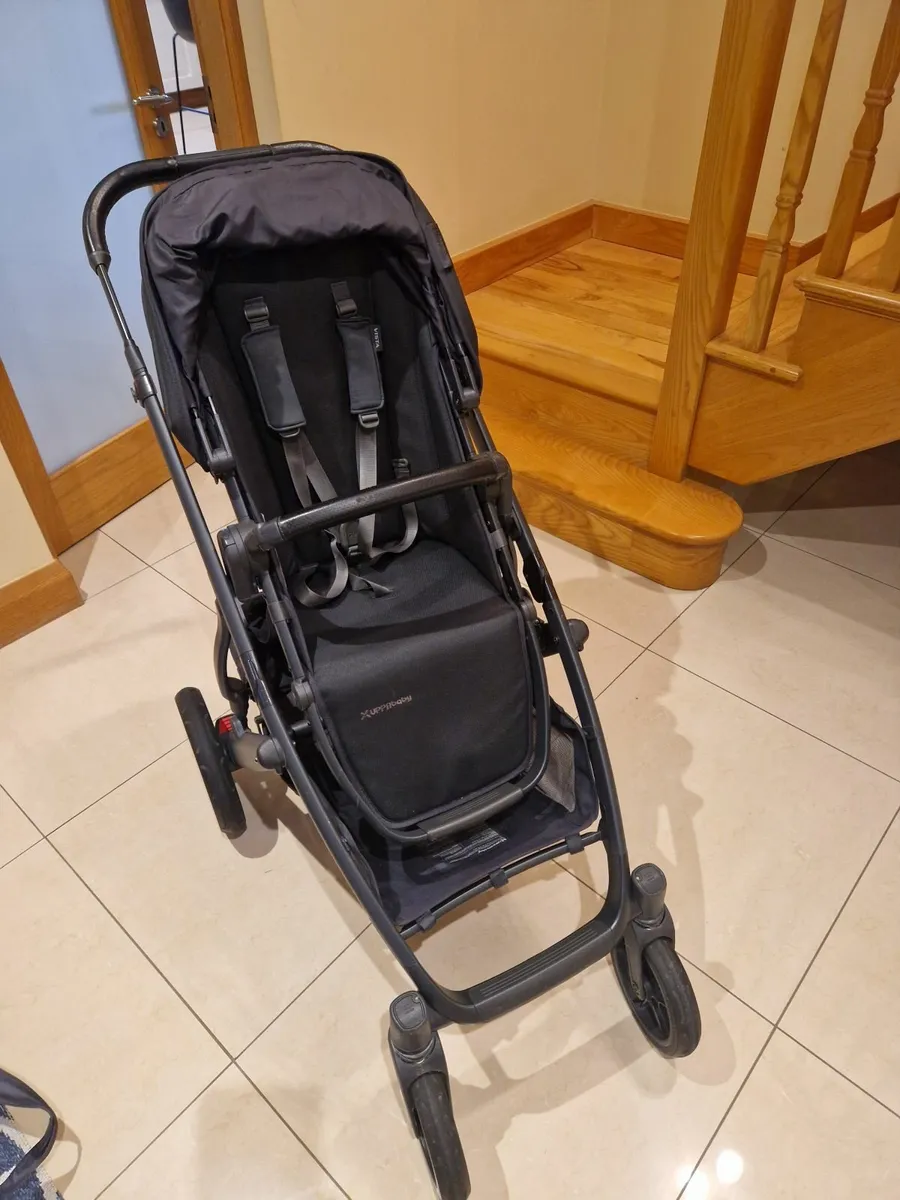 Uppababy Vista V2 pushchair - Image 1