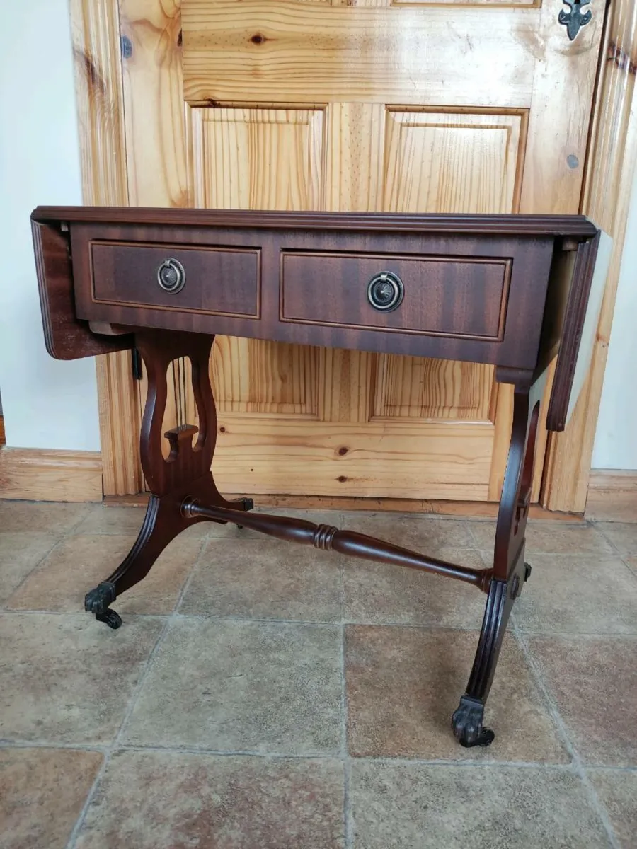 Small vintage table - Image 1