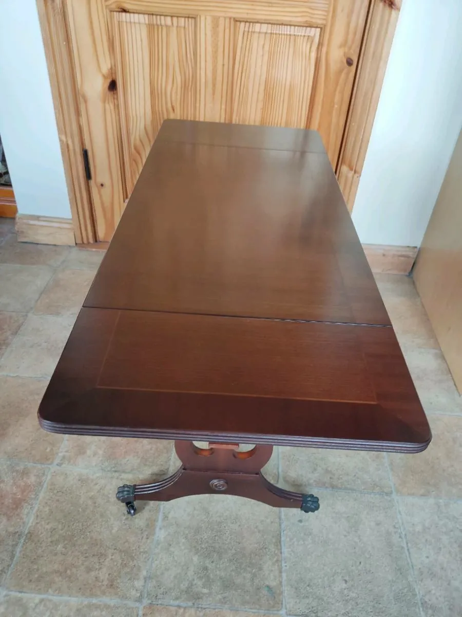 Small vintage table - Image 4