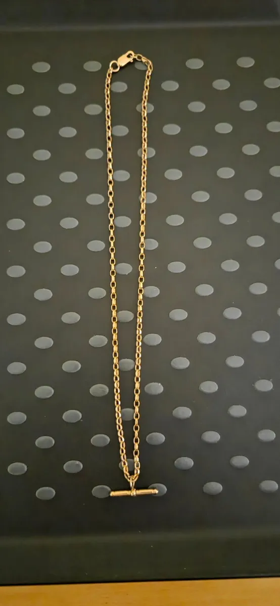 Womens 9carat gold necklace with T-Bar