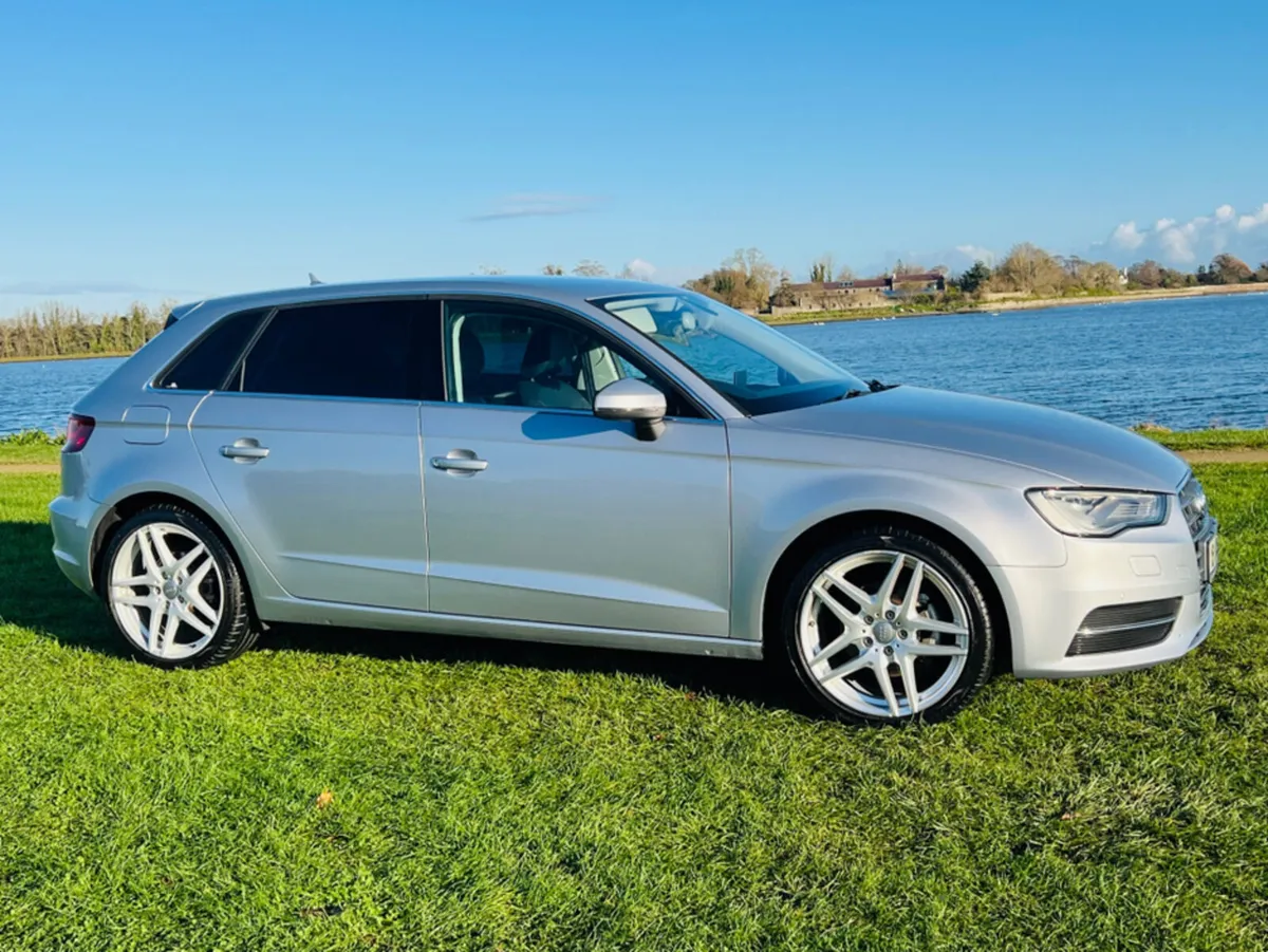 Audi A3 LEATHER INTERIOR//FINANCE AVAILABLE//HEATE - Image 4