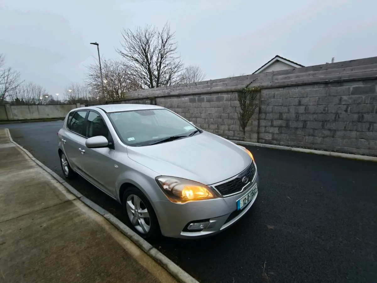 Kia Ceed 2012 1.6 diesel - Image 1