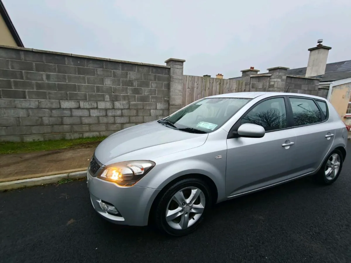 Kia Ceed 2012 1.6 diesel - Image 2