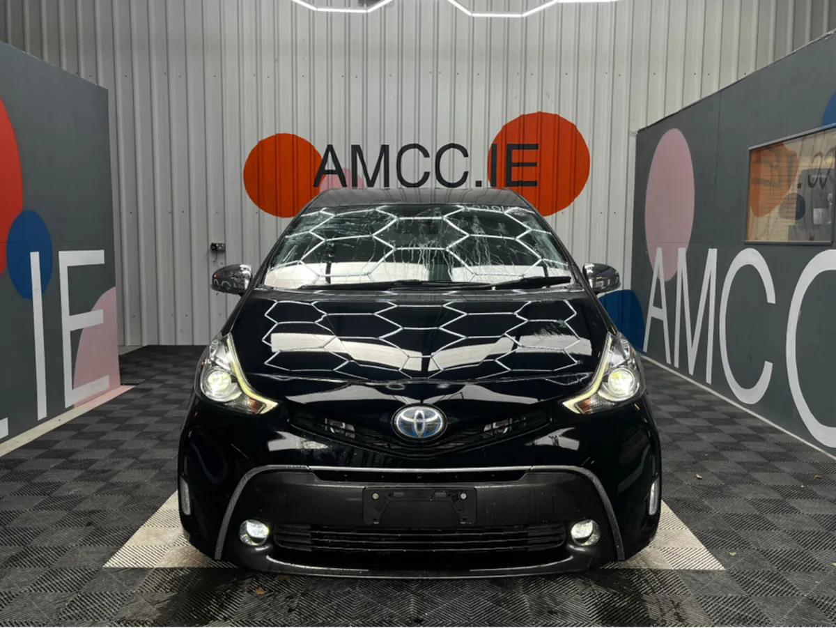 Toyota Prius 1.8 HYBRID 7 SEATER / 53k KMs / Cruis - Image 2