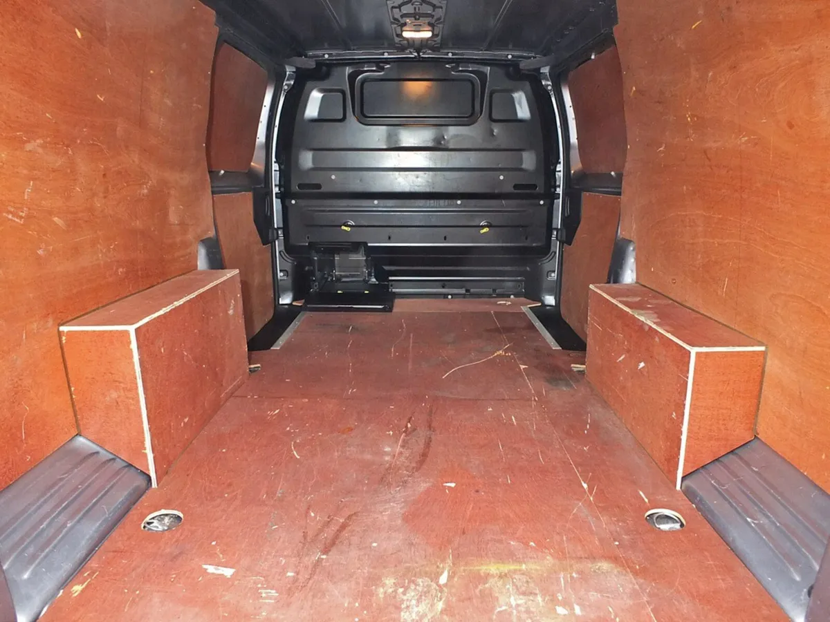 2022 Peugeot Expert Panel Van - Image 4