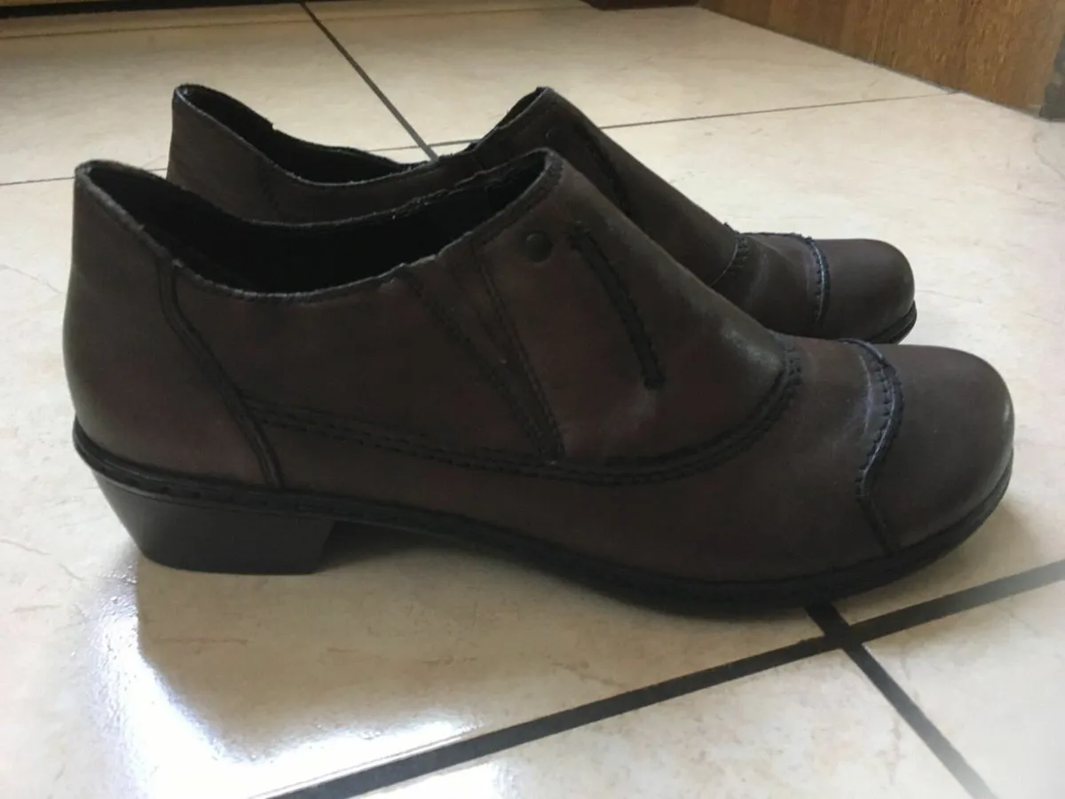 BRAND NEW Rieker Anti-Stress Leather Shoes, 41 / 7 - Image 3