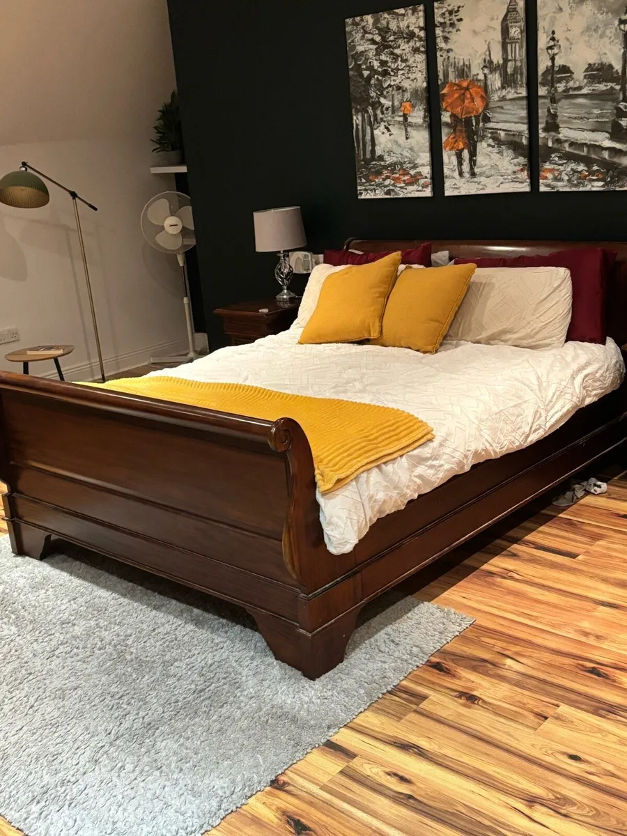 Bedroom furniture - Image 1