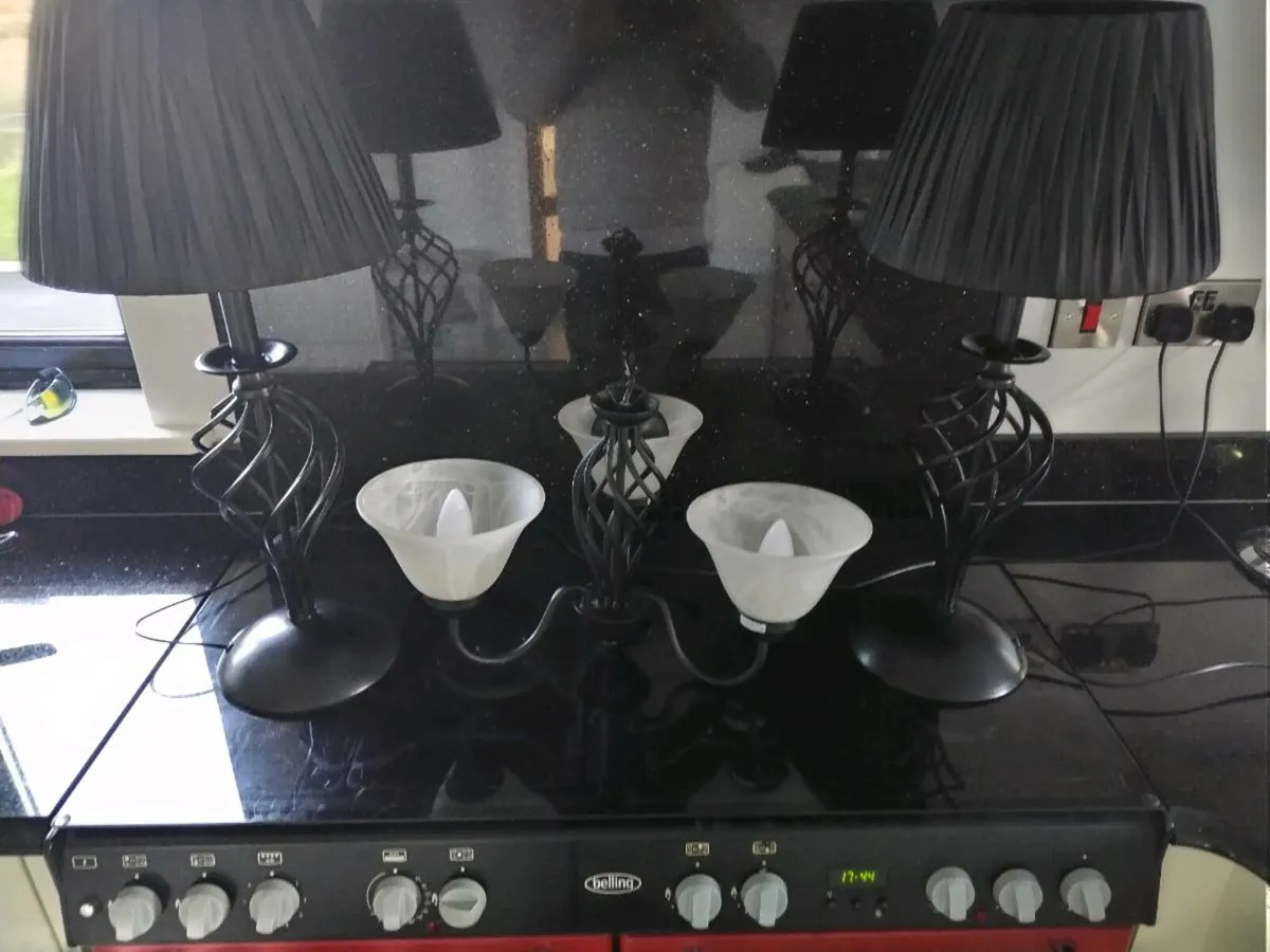 Ceiling and bedside lights - Image 3