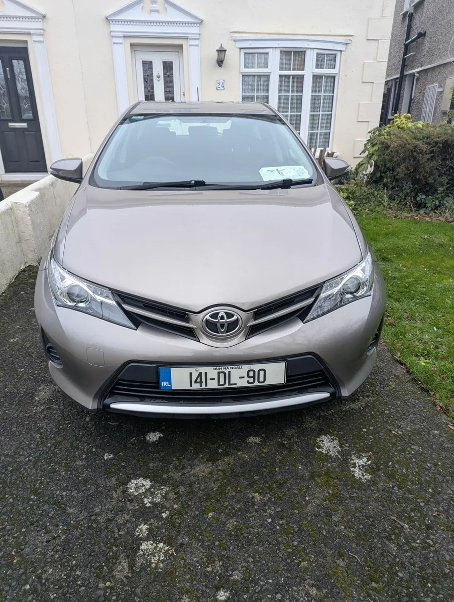 Toyota Auris 2014, Diesel, 189,000km - Image 2