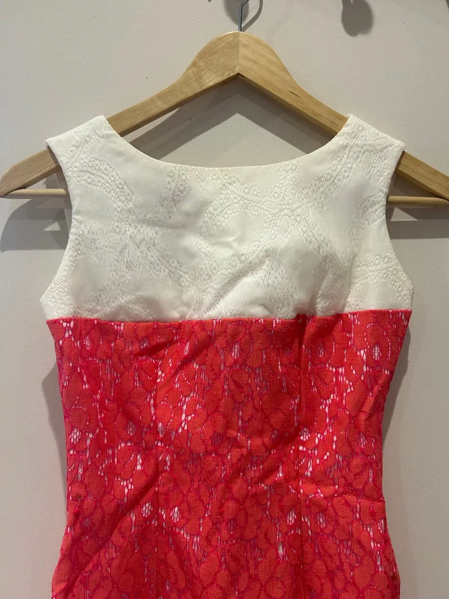 BEAUTIFUL CORAL AND CREAM OCCASION DRESS - Image 4