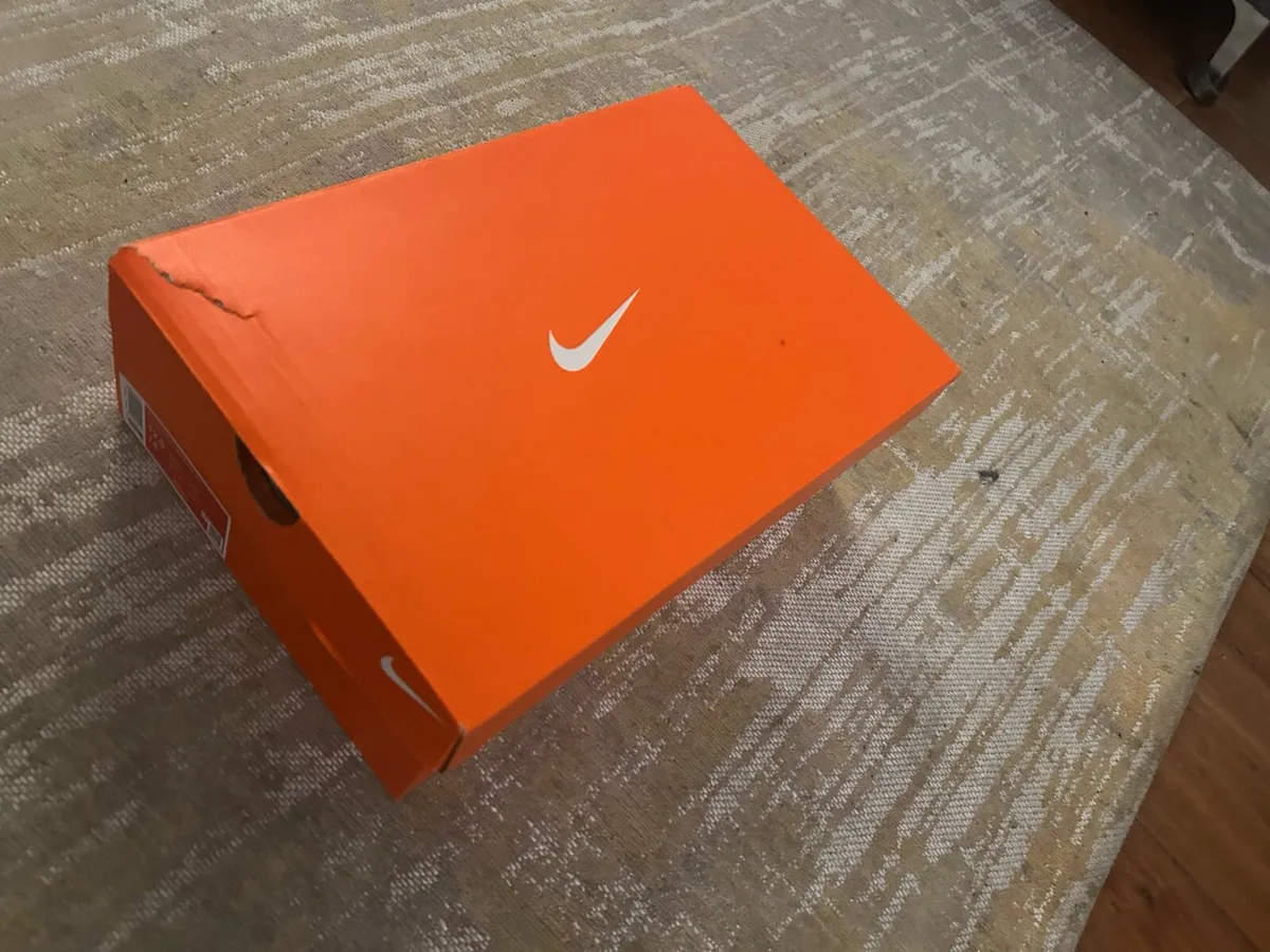 Football boots - Image 4