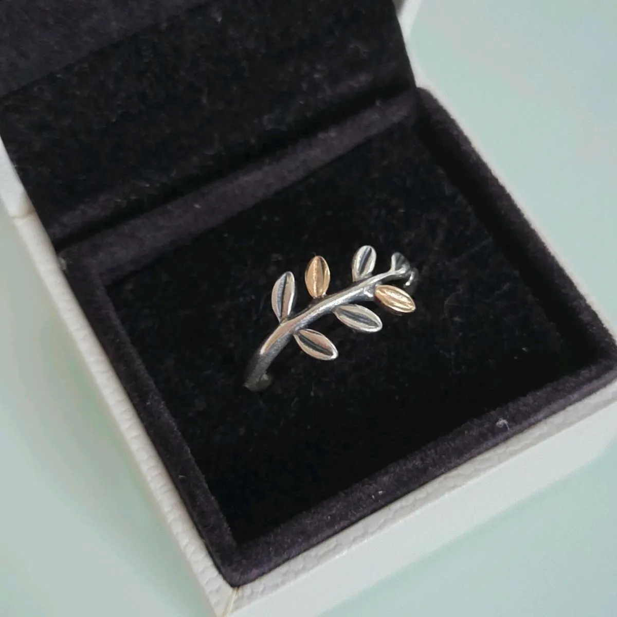 Pandora ring  two tone 14k leaves perfect conditio - Image 1