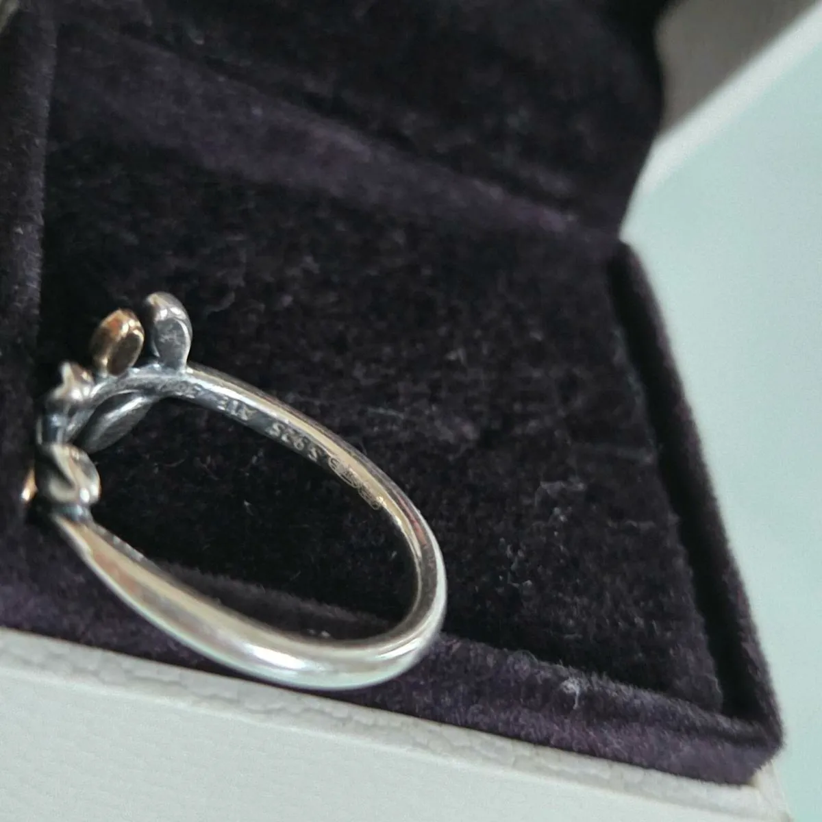 Pandora ring  two tone 14k leaves perfect conditio - Image 3