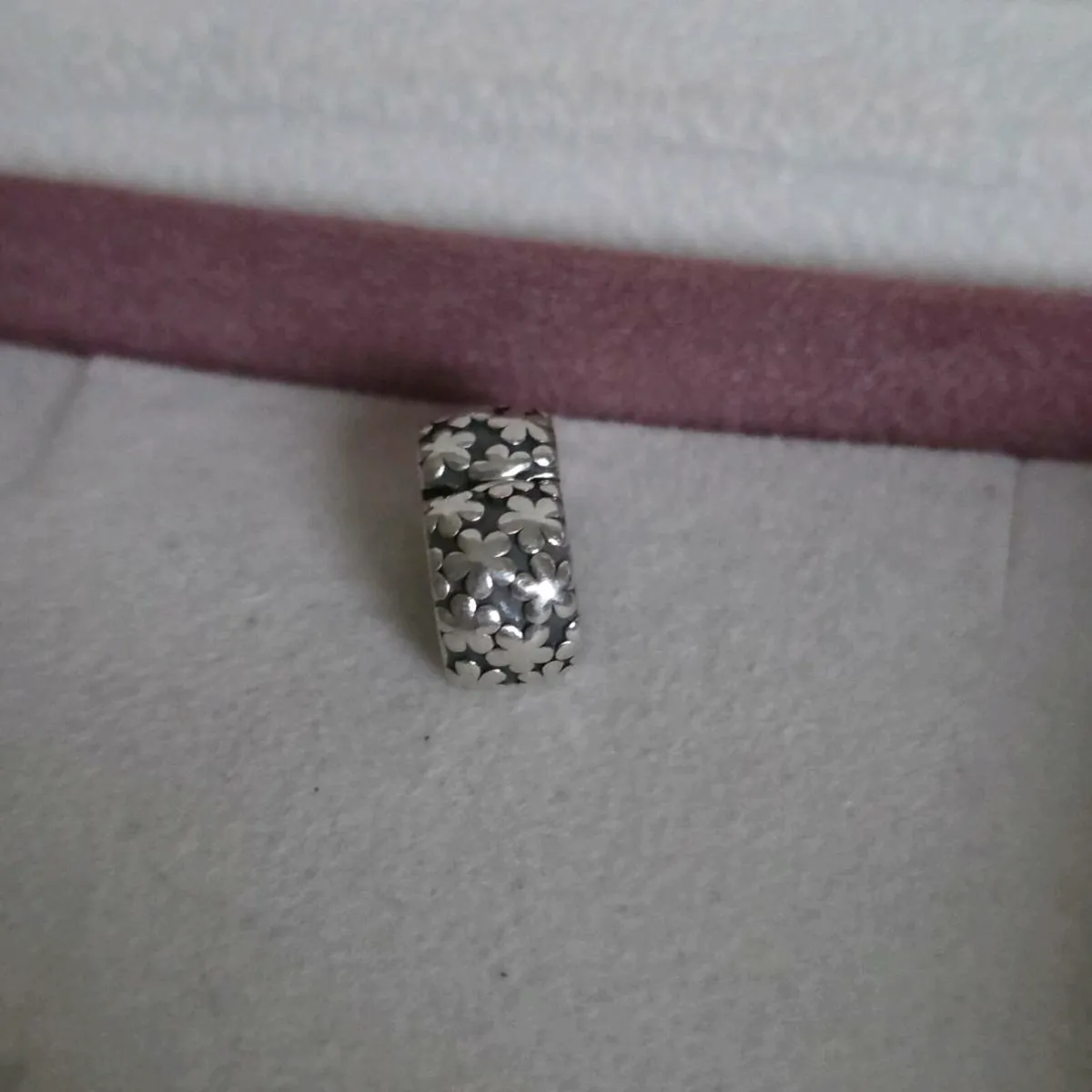 Pandora flower charm clip - Image 1