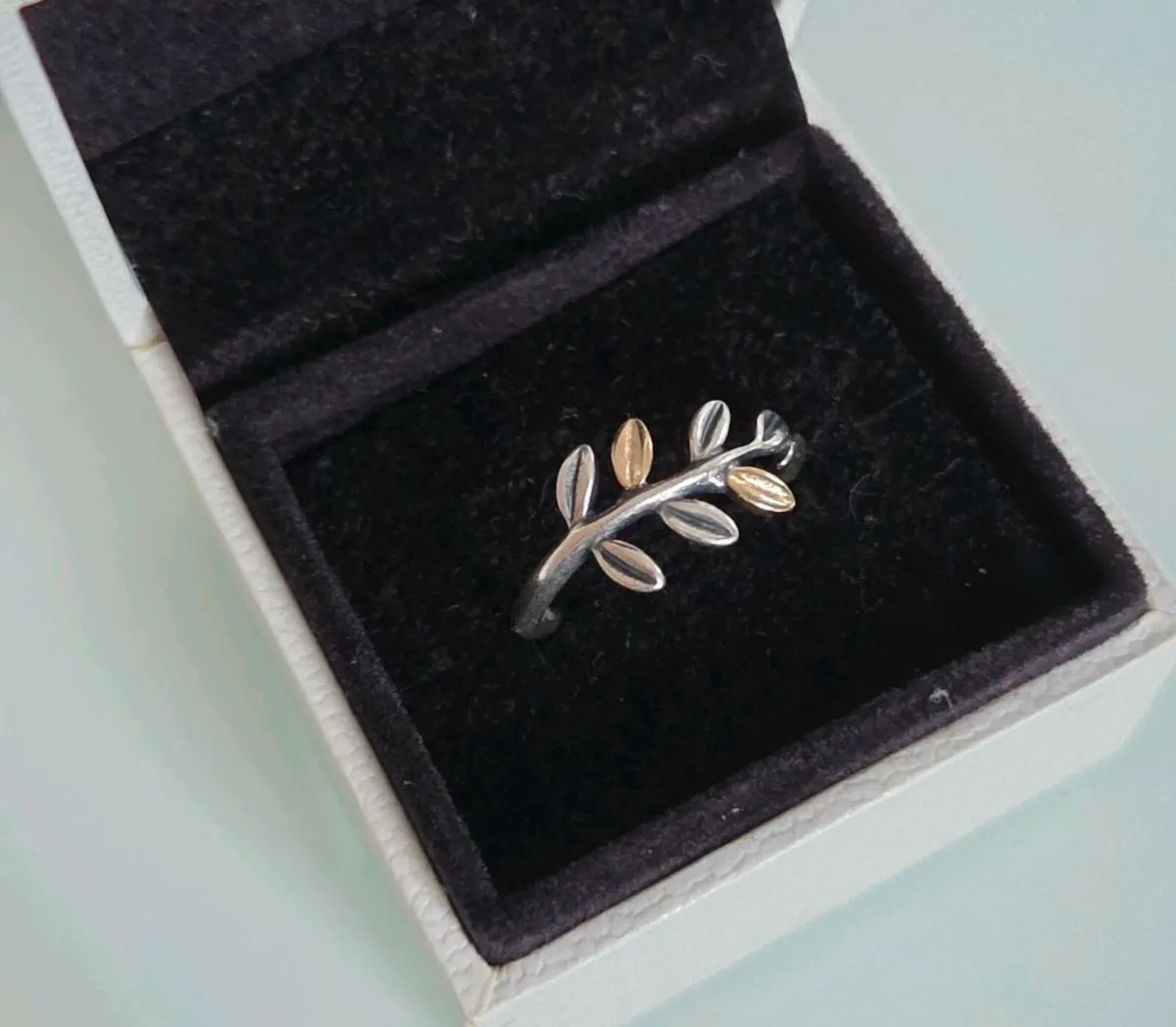 Pandora ring  two tone 14k leaves perfect conditio - Image 4