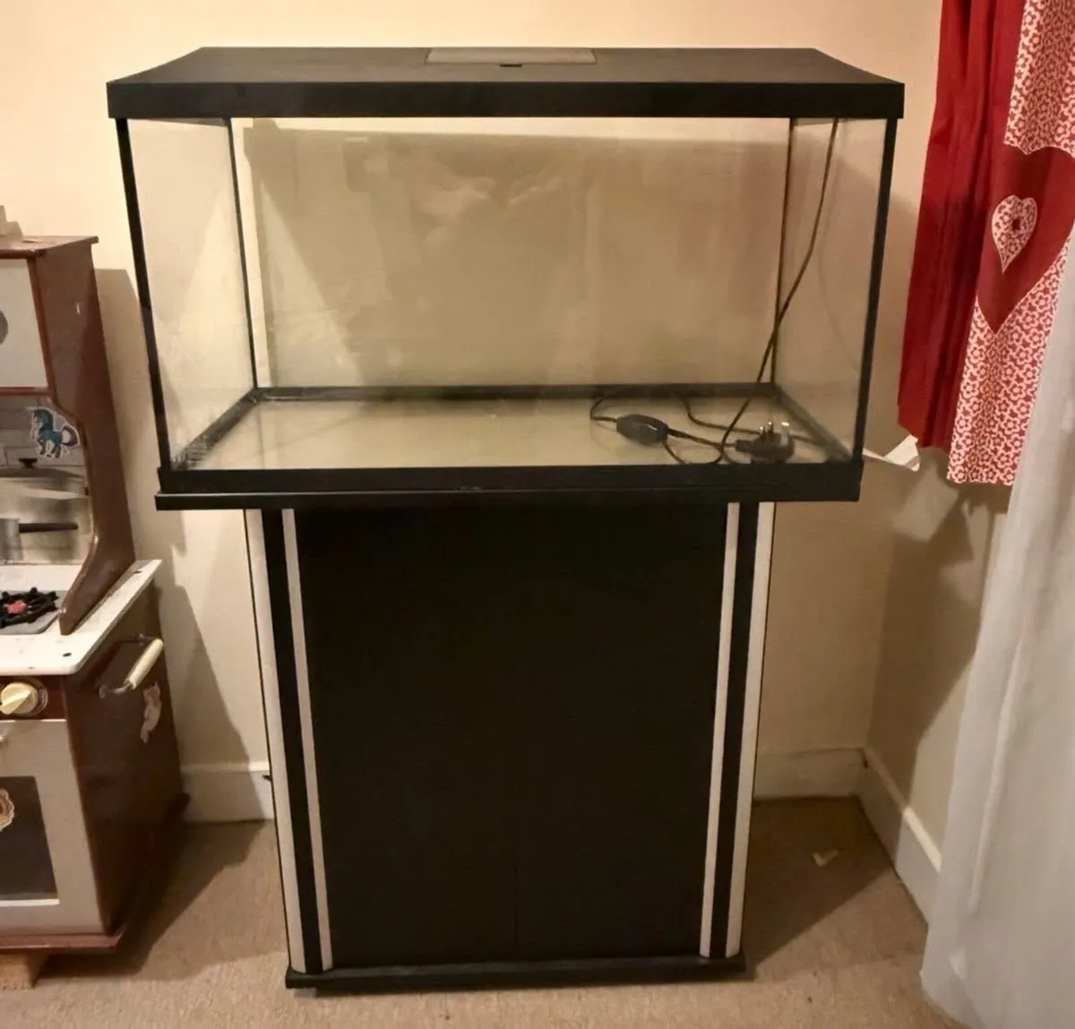 Fish tank - Image 1