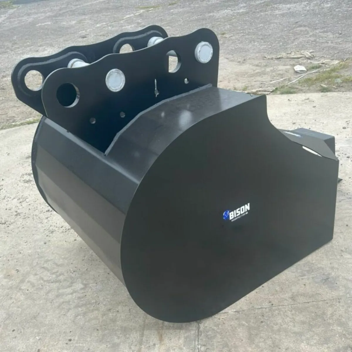 BISON CONCRETE POURING BUCKET - Image 2