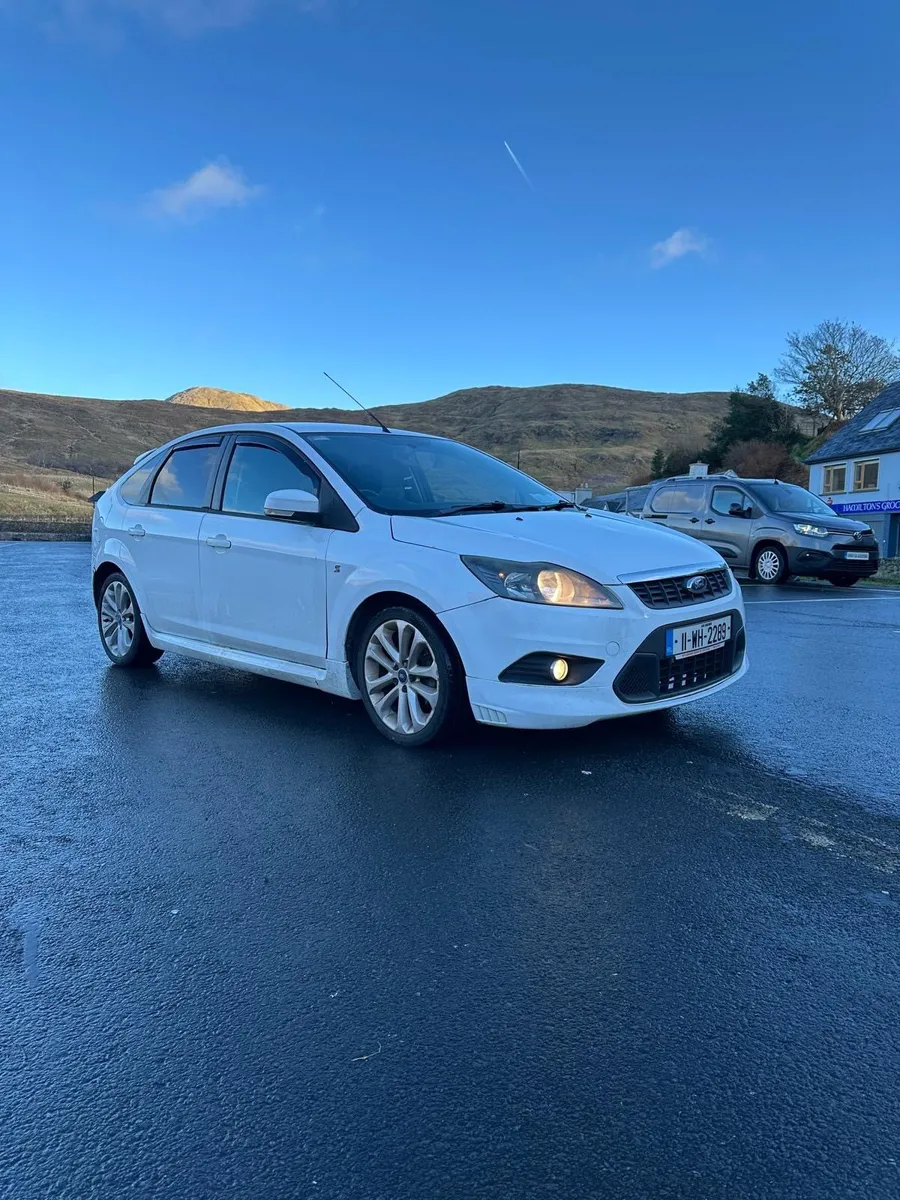 2011 ford focus - Image 1