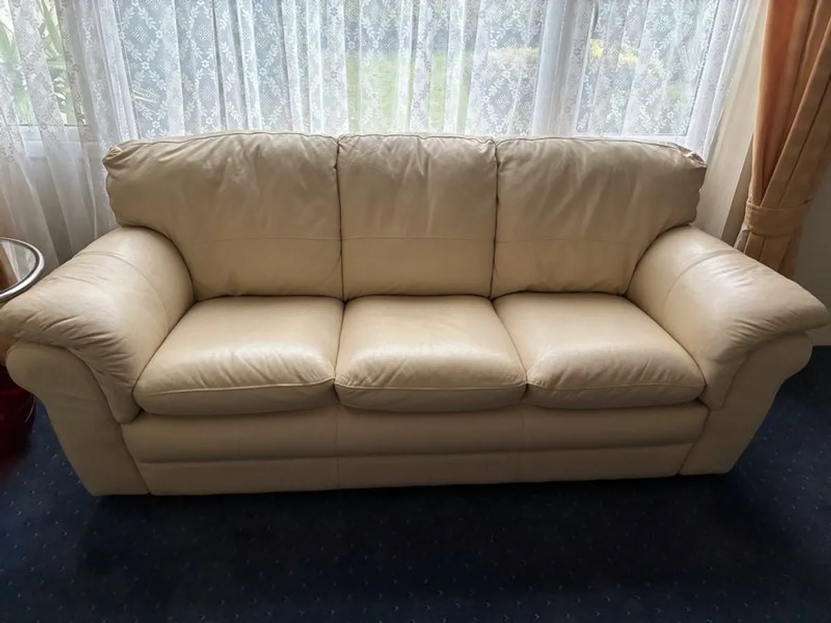 3 piece leather suite - Image 1