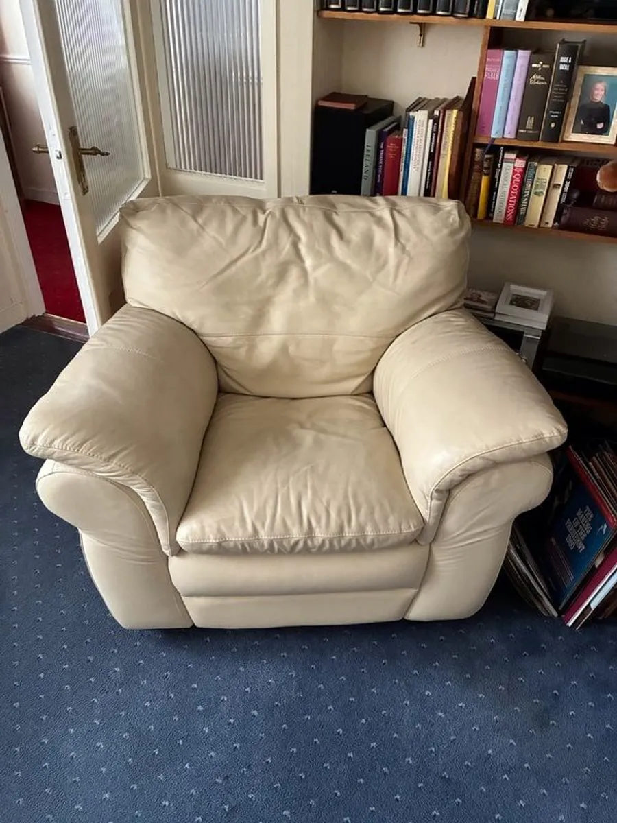 3 piece leather suite - Image 2