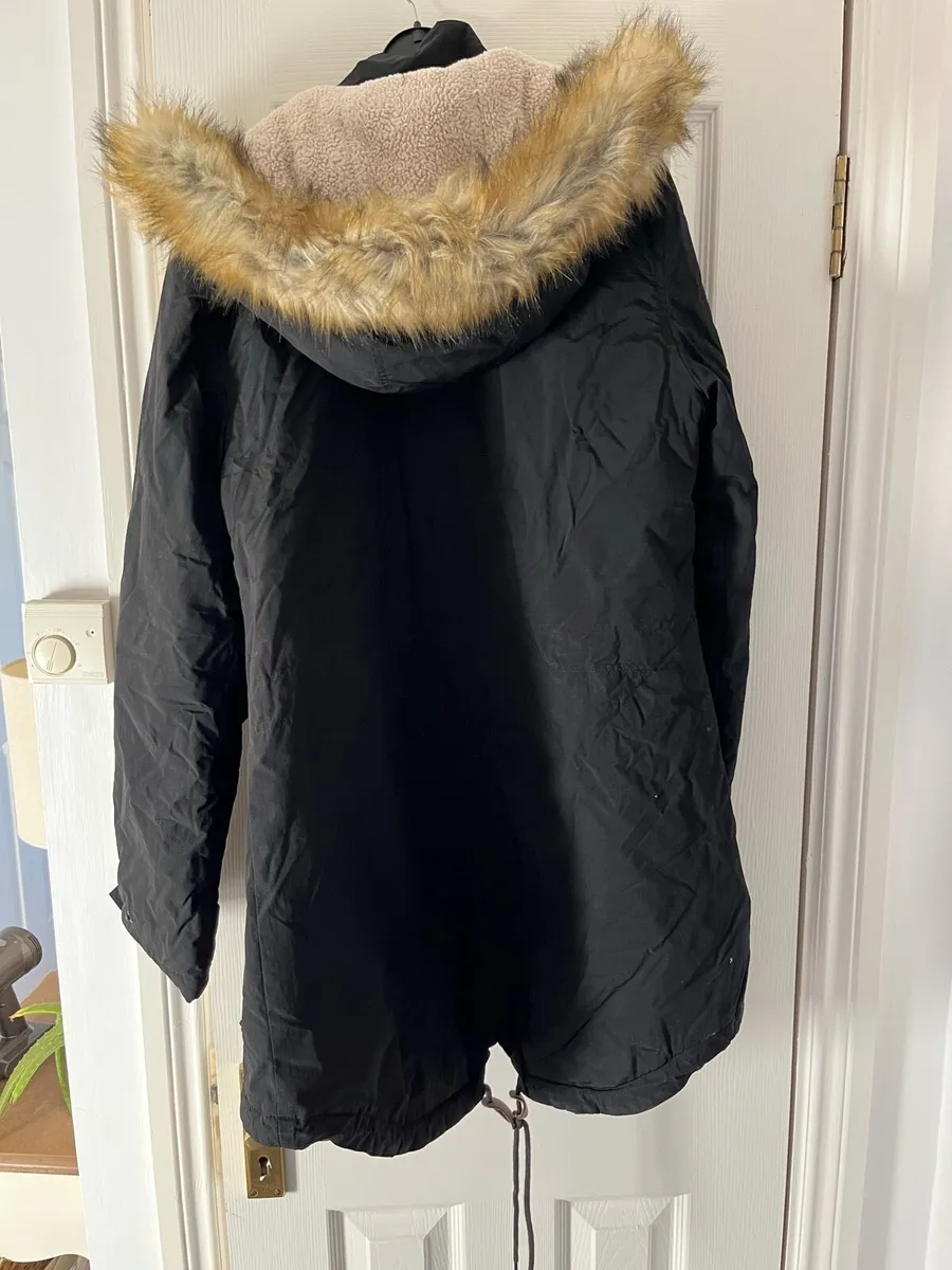 Puffa brand black parka - Image 3