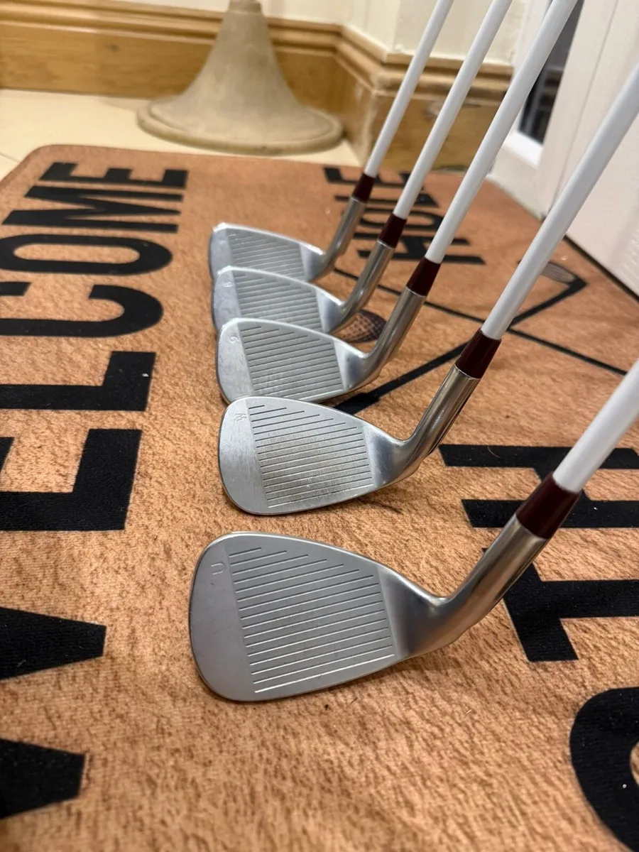 Ladies Ping G Le 2 Iron Set 7-U - Image 2