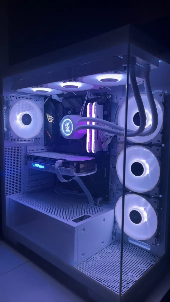 4060ti gameing pc (8months old) - Image 1