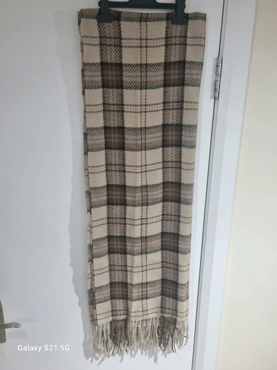 Zara Beige and Brown Plaid Scarf - Image 2