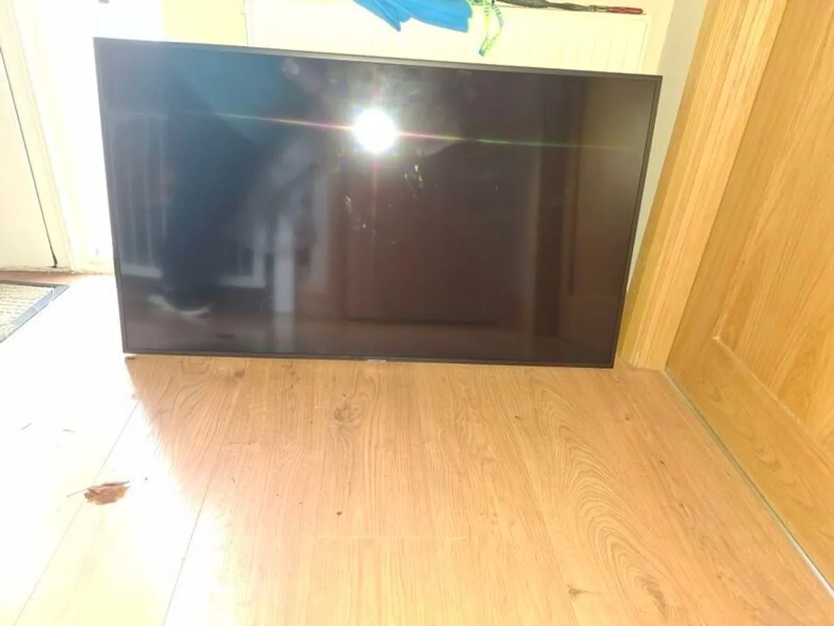 Samsung Ueb0ru7100k 50" - Image 1