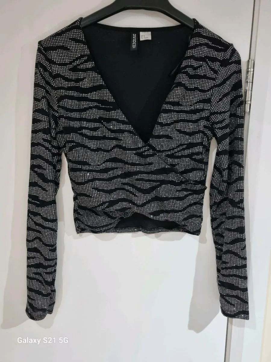 H&M Black Sparkly Top - Size M - Image 1