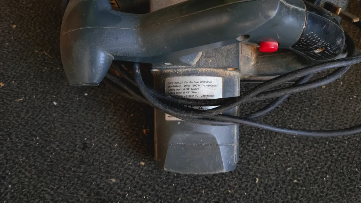 circular saw with laser - Image 1