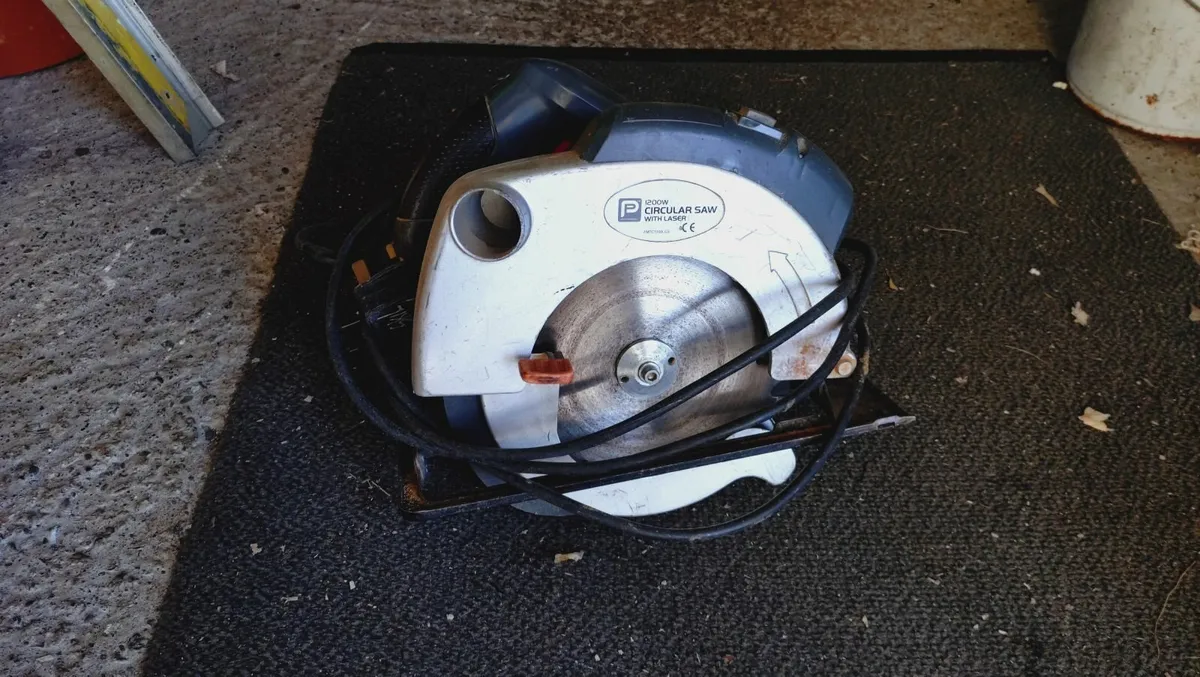 circular saw with laser - Image 2