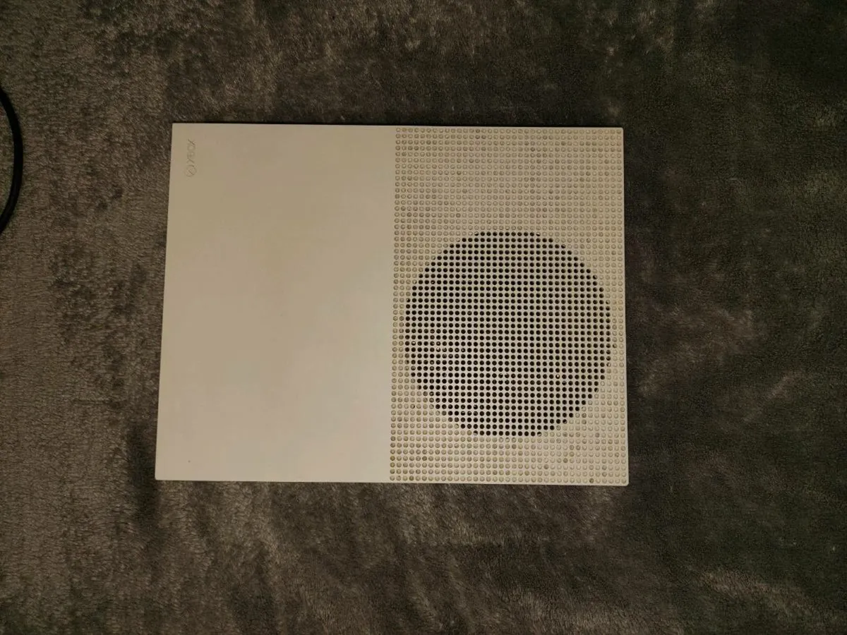 Xbox One S - Image 3