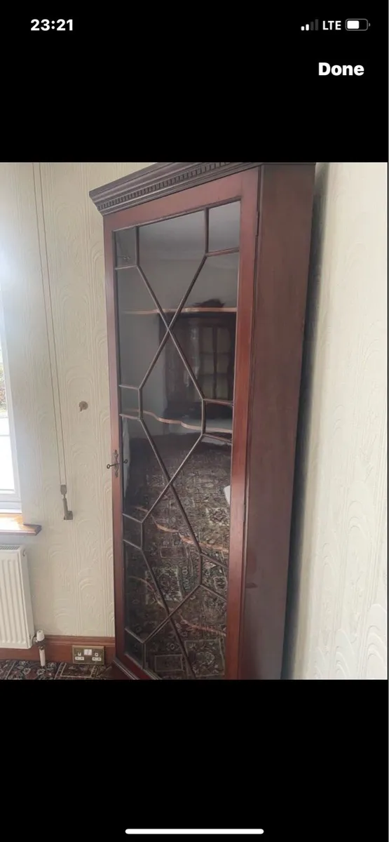 Antique corner cabinet - Image 2