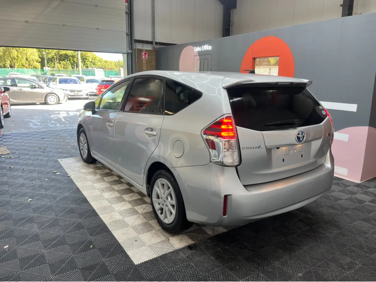 Toyota Prius €19950! 2017 TOYOTA PRIUS ALPHA 7 SEA - Image 4