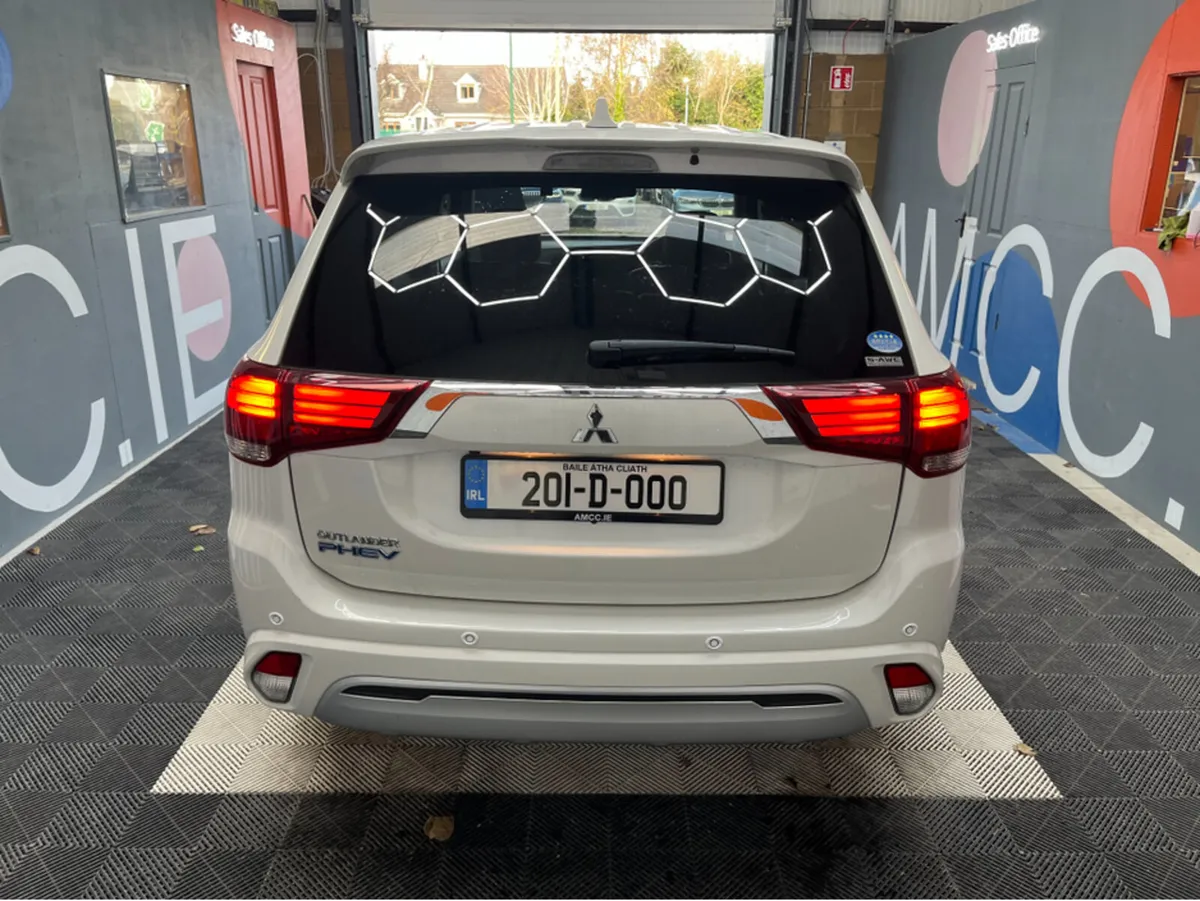 Mitsubishi Outlander 2020 MITSUBISHI OUTLANDER PHE - Image 3