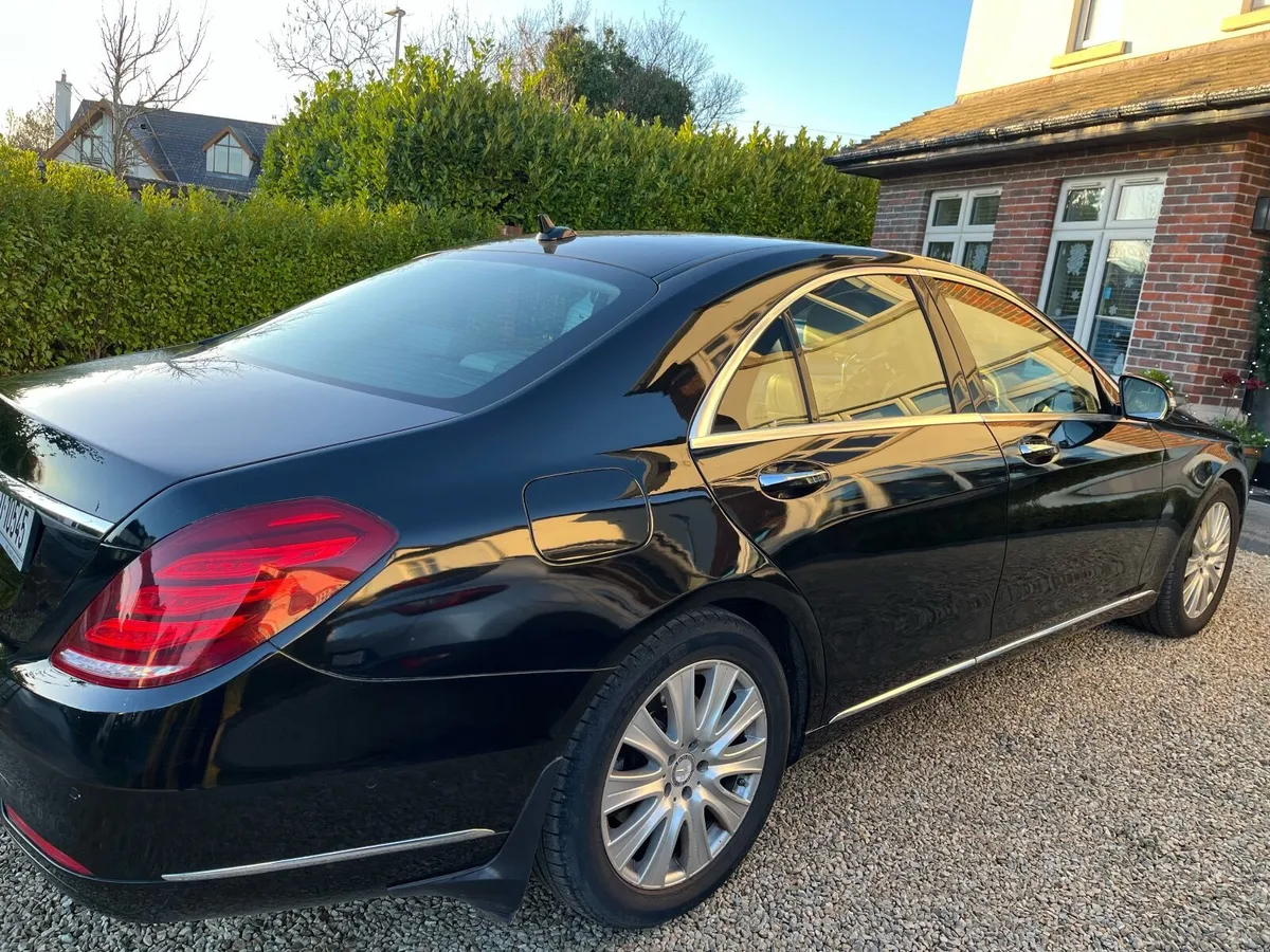 Stunning Mercedes-Benz S300 Bluetec Diesel Hybrid - Image 4
