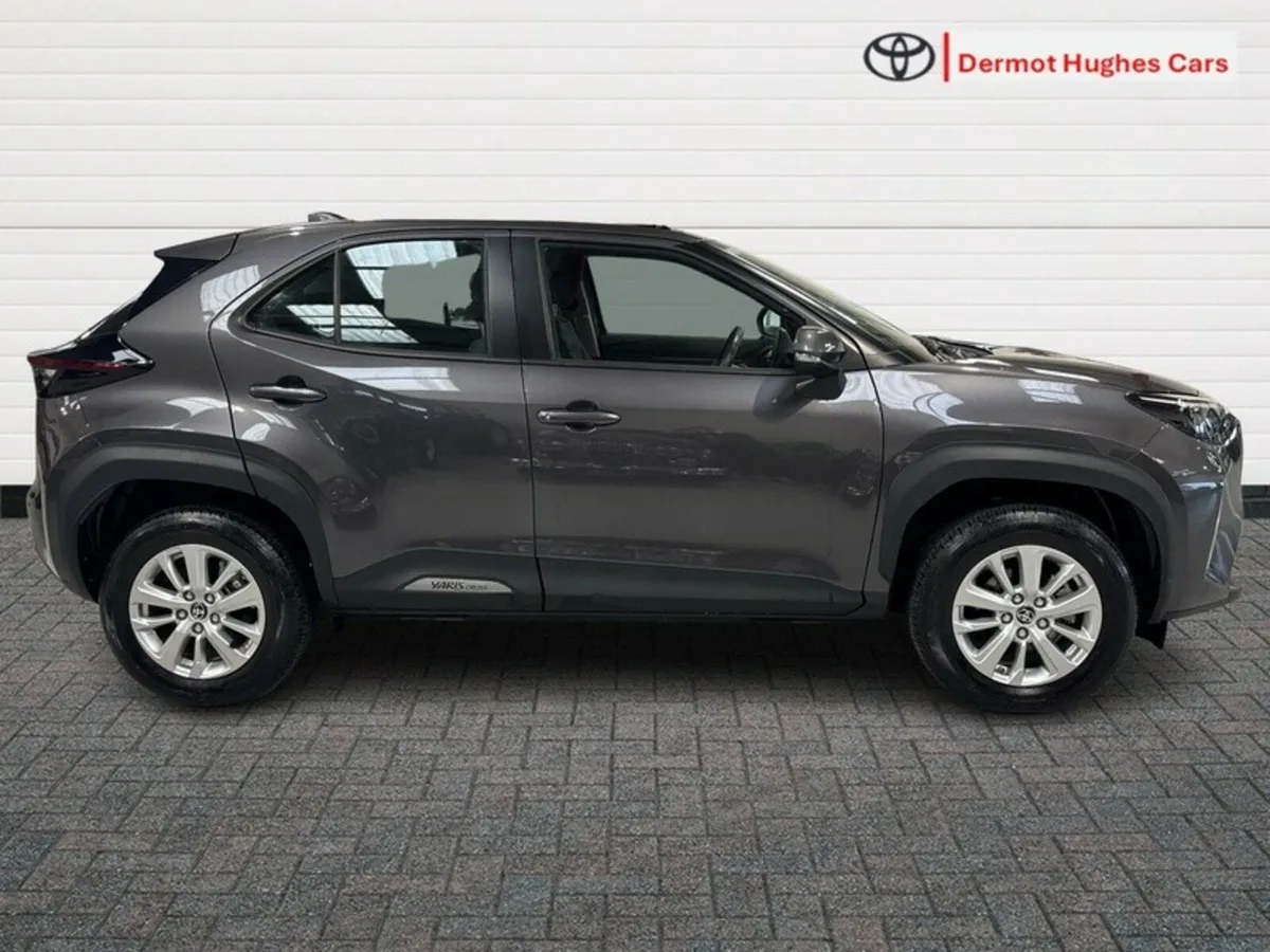 Toyota Yaris Cross LUNA HYBRID AUTO - Image 3