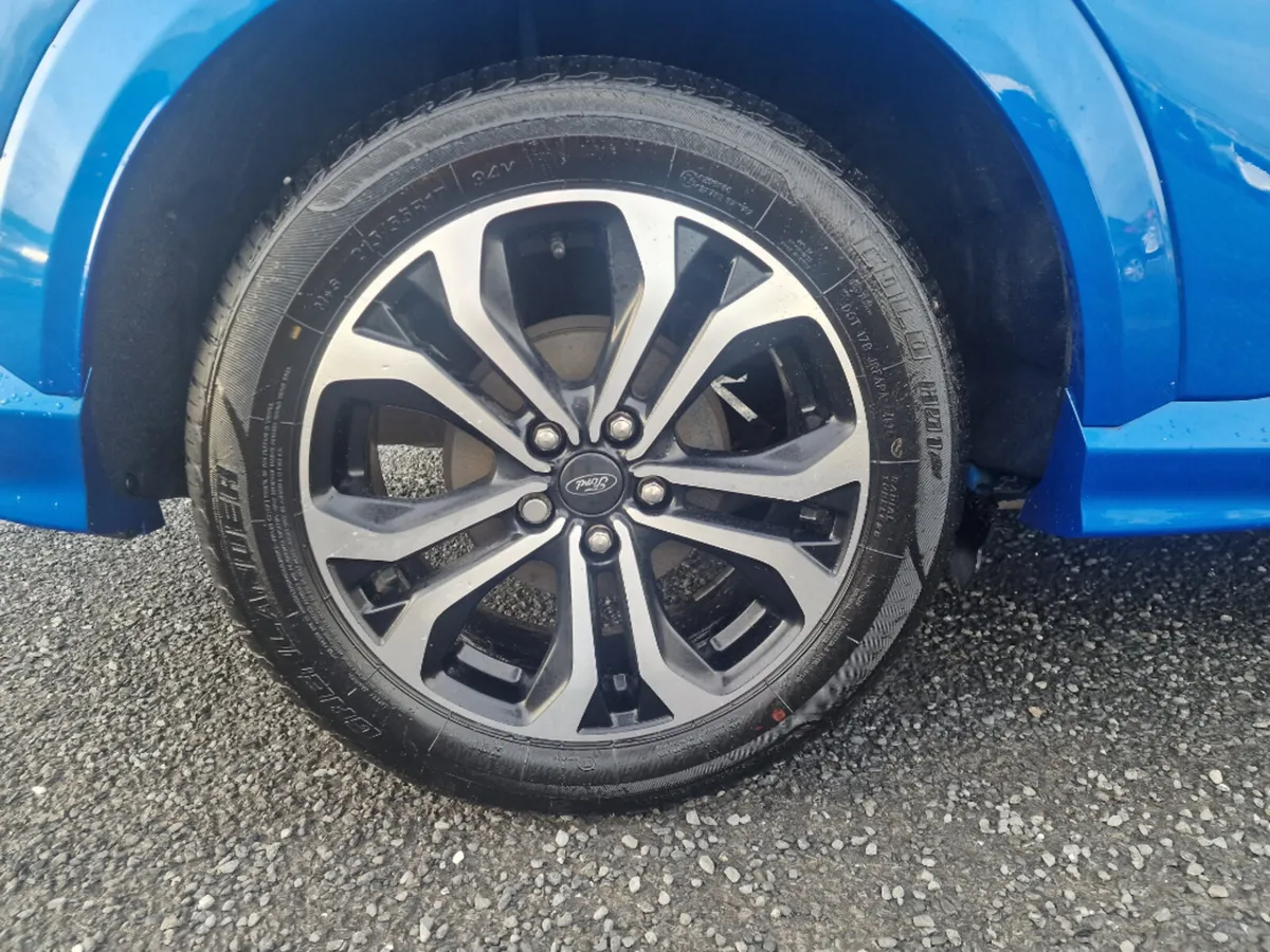 Ford Puma St-line 5D 1.0T 125 Mhev M6 4D - Image 4