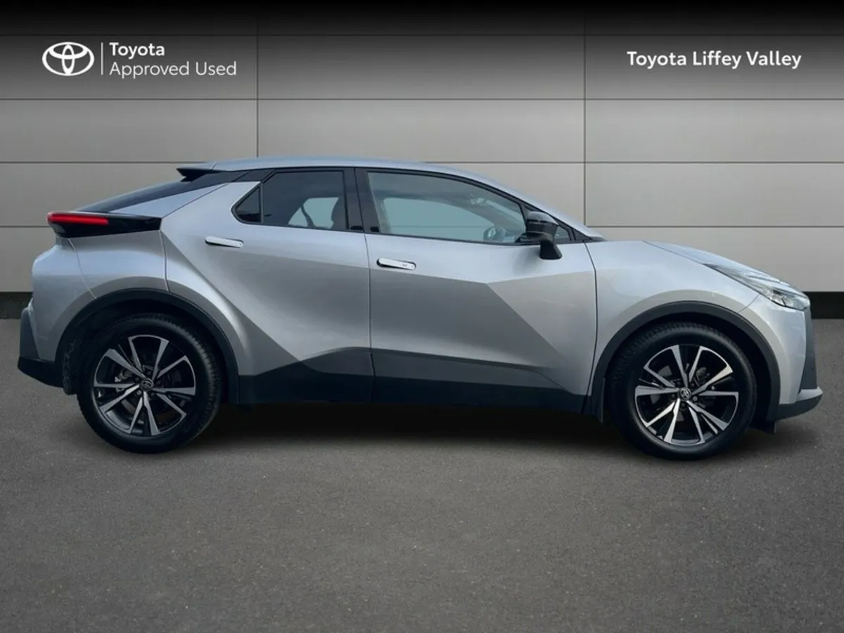 Toyota C-HR Hybrid Sport - Image 3