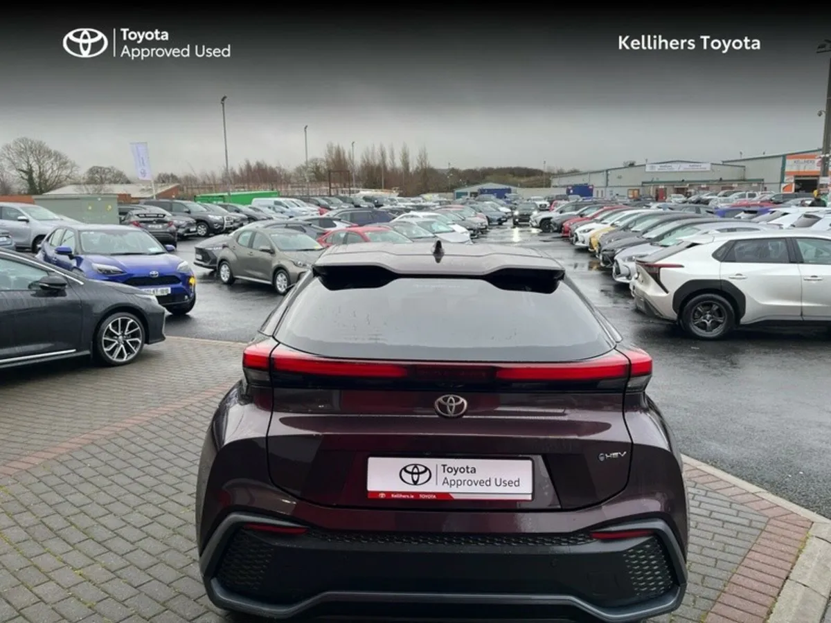 Toyota C-HR Hybrid Sport - Image 4