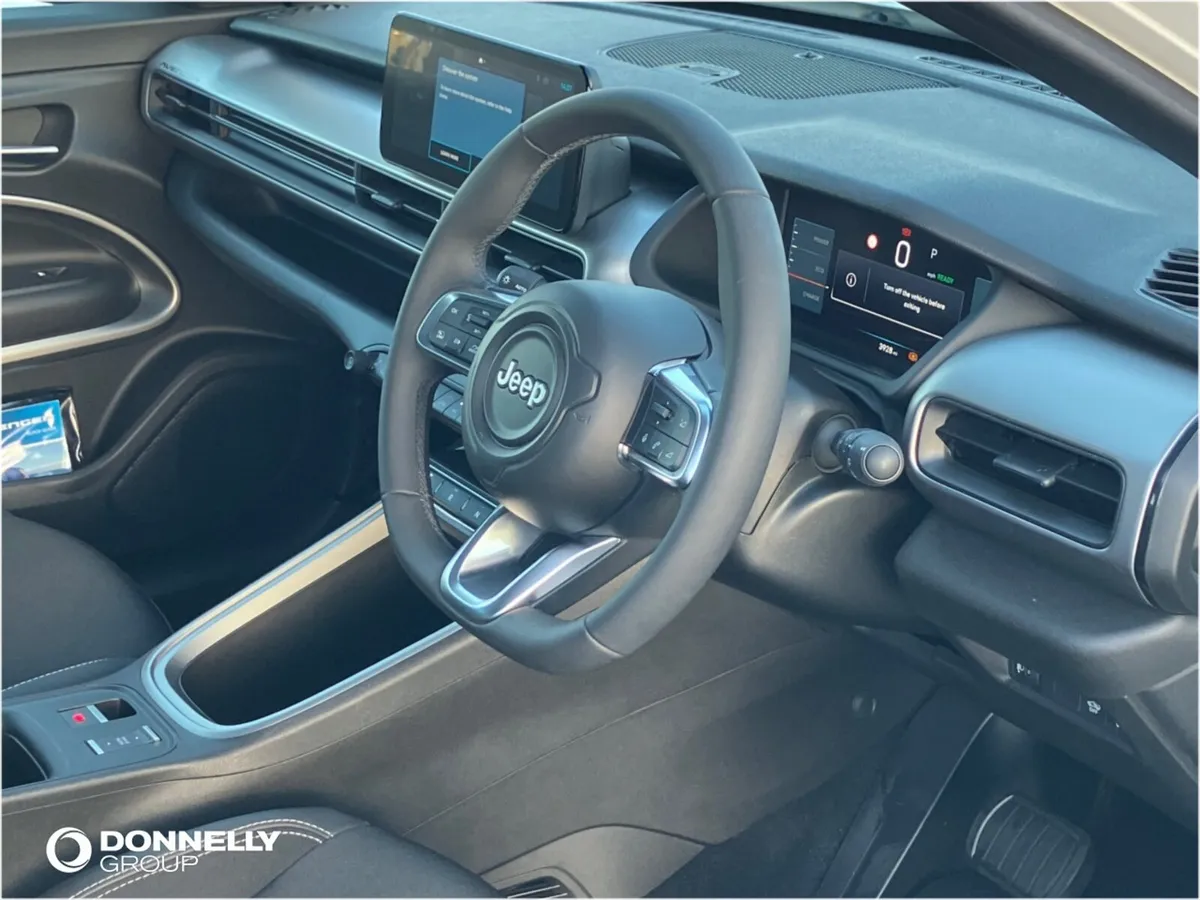 Jeep Avenger Electric Hatchback Altitude - Image 4