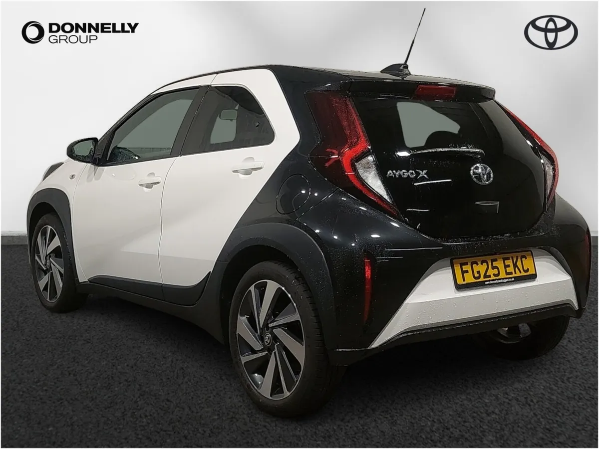 Toyota Aygo X Hatchback Edge - Image 2