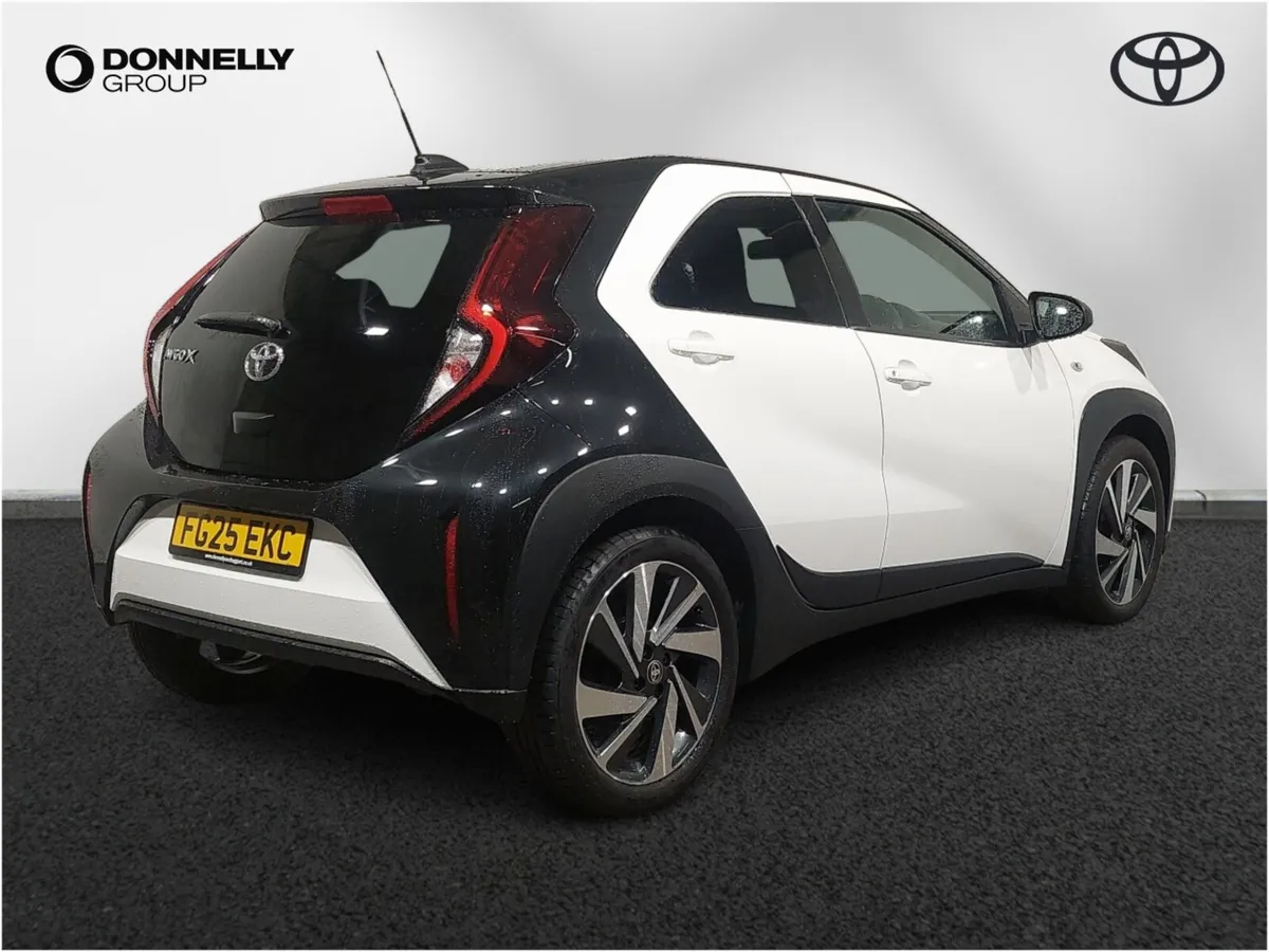 Toyota Aygo X Hatchback Edge - Image 4