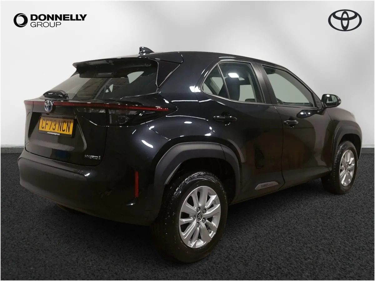 Toyota Yaris Cross Estate Icon - Image 4